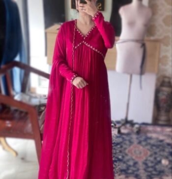 Hand embroidered pink Kurta with dupatta