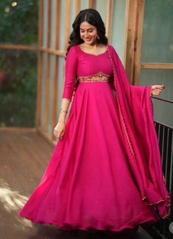 Hand embroidered pink Kurta with dupatta