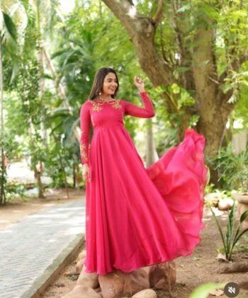 Hand embroidered pink Kurta with dupatta